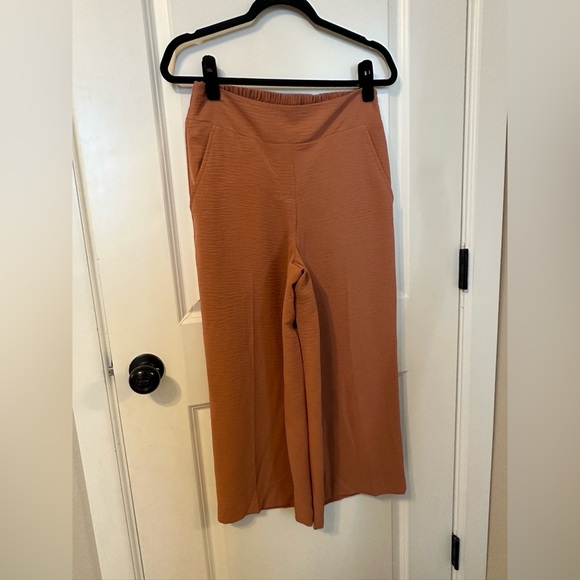 Women's Nine West High Rise Wide-Leg Crop Pants - Picture 8 of 11